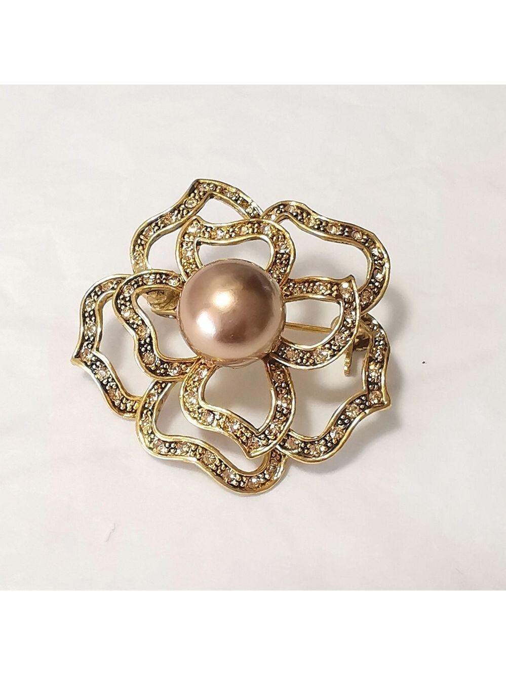 Vintage amber crystal gold tone rose flower brooch pin